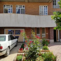 اجاره طبقه همکف۲۰۰متری