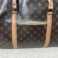 تعدادی کیف و کوله|کیف، کفش، کمربند|شاهین‌شهر, خبرنگار|دیوار