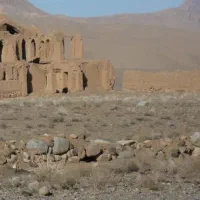 زمین نصف راه قمصر