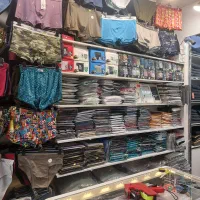 فروشنده لباس زیرمردانه