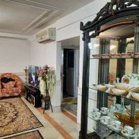 ویترین قهوه ای در حد نو|بوفه، ویترین، کنسول|قم, پردیسان|دیوار