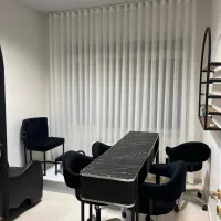 ناخن کار خوش اخلاق و حرفه ای