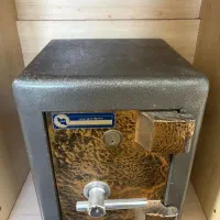 صندوق نسوز کاوه خیلی قدیمی|ابزارآلات|آق قلا, |دیوار