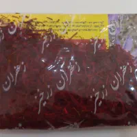 زعفران با وزن یک مثقال (۴گرم و ۶سوت)