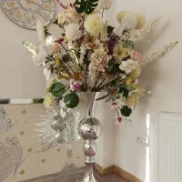 گلدان لوکس و گل مصنوعی