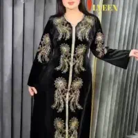 شنل قرمزی|لباس|شیراز, بهارستان|دیوار