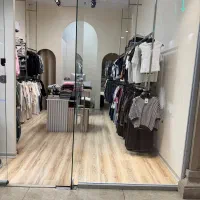 همکار خانم ( فروشنده خانم )