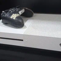 کنسول Xbox One S خانگی همراه با یک دسته و کیف