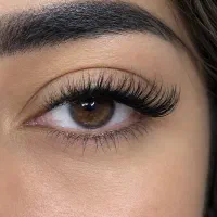 خدمات لیفت مژه و ابرو وکاشت موقت مژه
