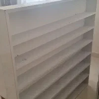 میز ناخن و دوتا صندلی چرخ دار و استند لاک|آرایشگاه و سالن‌های زیبایی|پرند, فاز ۶|دیوار