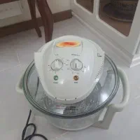 یک دستگاه بخار پز و سرخ کن کار کرده