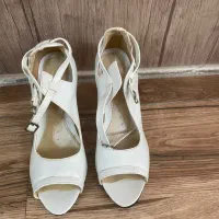 کفش مجلسی|کیف، کفش، کمربند|رشت, جانبازان|دیوار