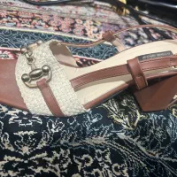 کفش|کیف، کفش، کمربند|قلعه قاضی, |دیوار