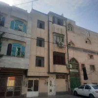 اپارتمان  خ وحید ۱۶. ۶۷ متری حاشیه خیابان اصلی