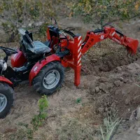 نیازمند راننده مینی بیل بکهو پشت تراکتوری