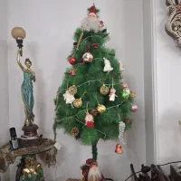 درخت کریسمس با تزینش ..شیک ..قشنگ