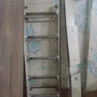 چوب بغل تختخواب و نردبان تختخواب دوطبقه