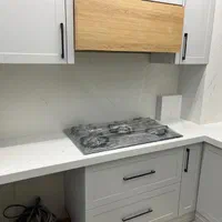 اجرا کانتر تاپ کورین کوارتز سنگ های شرکتی|خدمات پیشه و مهارت|کرج, چهارصد دستگاه|دیوار
