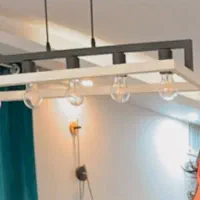 لوستر پنج شعله فلزی با کادر چوب