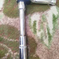 یک عدد آچار بکس