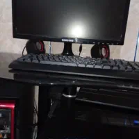 کامپیوتر همراه با بلندگو