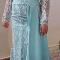 لباس مجلسی|لباس|رباط‌کریم, رباط‌کریم|دیوار