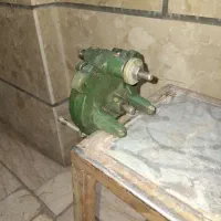 سمباده رومیزی دستی سنباده چاقو تیز کن قدیمی|کلکسیون اشیاء عتیقه|اصفهان, خلیل آباد|دیوار