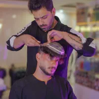 استخدام ارایشگر حرفه ای و نیمه حرفه ای