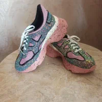 کفش سایز ۳۷