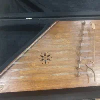 سنتور دو تا مهر  داره از نغمه خیلی قدیمی فروشی
