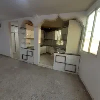 آپارتمان کاغذ دیواری شده