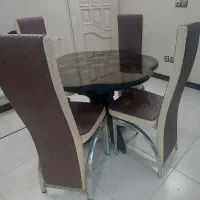 میزناهارخوری در حد نو