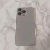 یک دستگاه آیفون ۱۵ پرومکس