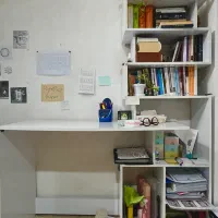 کتابخانه ومیز