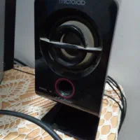 یک عدد کامپیوتر با گیس و دو عدد باند|رایانه رومیزی|گمیشان, |دیوار