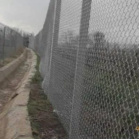 فنس کشی دور باغ وزمینهای کشاورزی جوشکاری درب باغ|خدمات باغبانی و درختکاری|سراب, |دیوار