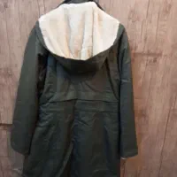 پالتو|لباس|بروجرد, |دیوار