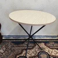 میز خاطره همراه با  گل وگلدان