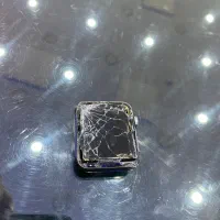 واچ سری دو فقط ال سی دی شکسته