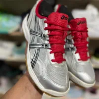 کتونی اورجینال برند asics سایز 37.5