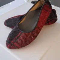 کفش  قیمت فقط ۲۰۰ هزار تومان