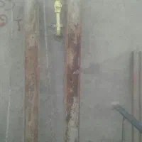 تیرآهن قدیمی وباغ بنزین سواری