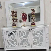 آیینه و کنسول