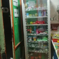 یخچال مغازه نو درحال استفاده