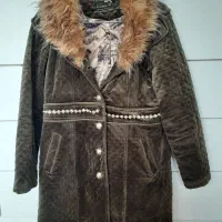 پالتو زنانه مخمل در حد نو  یقه خز