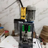دستگاه پرس ۴ تن +۳ عدد قالب