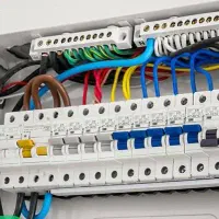 تکنسین برق/برق کار