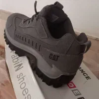 کفش|کیف، کفش، کمربند|قم, وادی السلام|دیوار