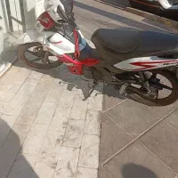 تی وی اس راکز|موتورسیکلت|ری, علایین|دیوار