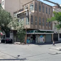 ملک کلنگی نبش با ۴ تا مغازه فعال